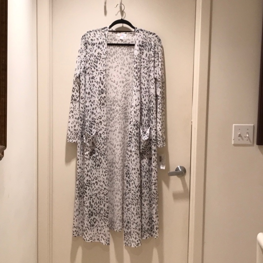 Lularoe Blanc Noir leopard print Sarah size Large